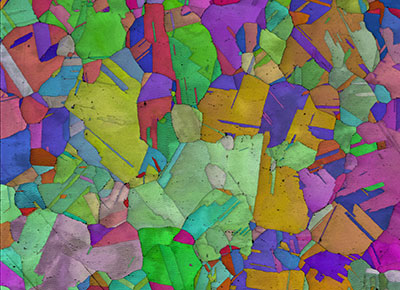 Velocity Plus検出器で3,000点/秒、99％以上の指数付け精度で測定したインコネル600のEBSD方位マップ